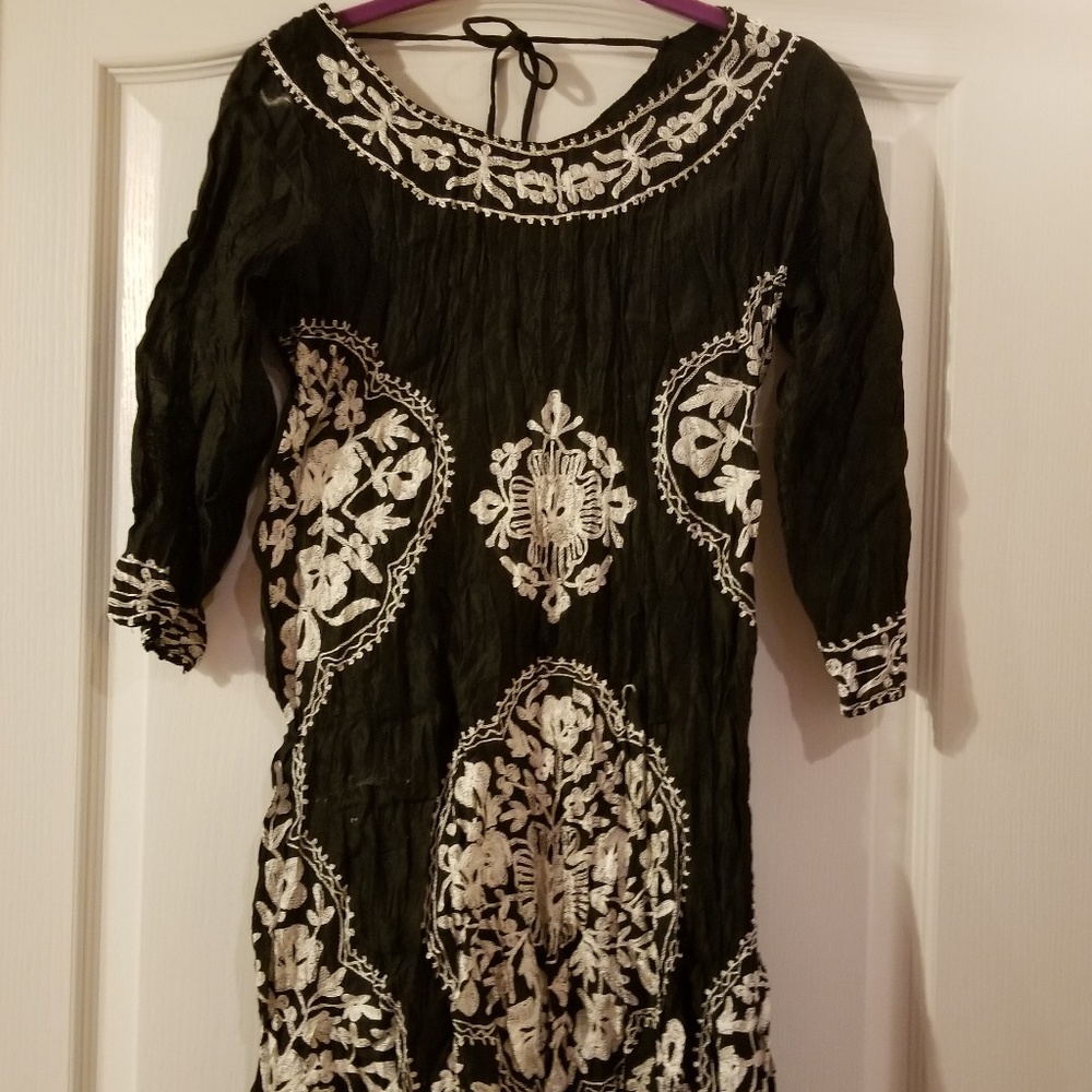 Med-Black crushed silk top